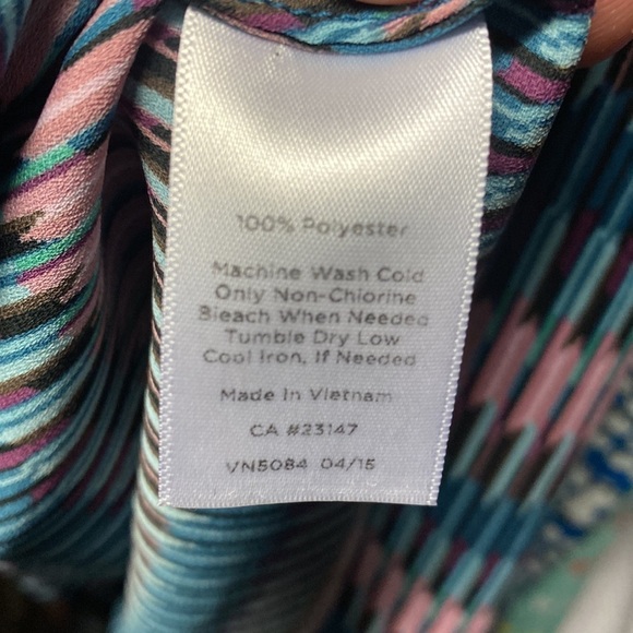 Talbots Wrap Blouse Geometric size 12 - Picture 10 of 10